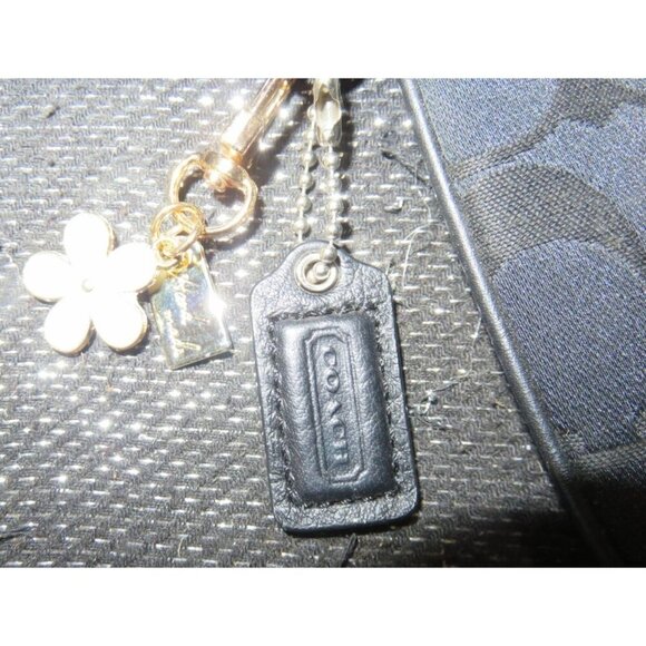 Coach Black Signature C Logo Canvas & Patent Leather Trim Zip Wristlet - Picture 4 of 7